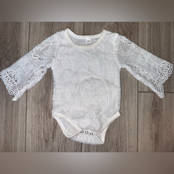 Lace Long Sleeve Baby Onesie - Picture 4 of 6